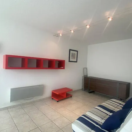 Apartment Cosy A 300m De La Plage, Parking Prive, Loggia Fermee, 4 Pers., 2 Etoiles - Fr-1-225-758